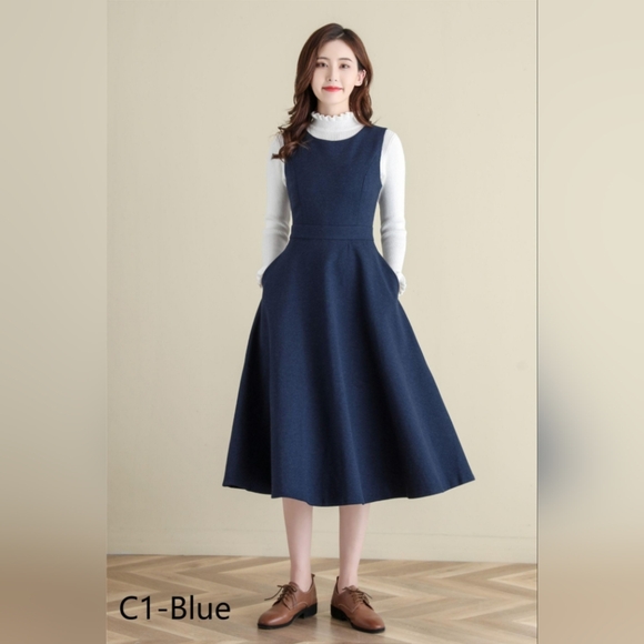 Women's A-line Sleeveless Wool Dress - Picture 2 of 8